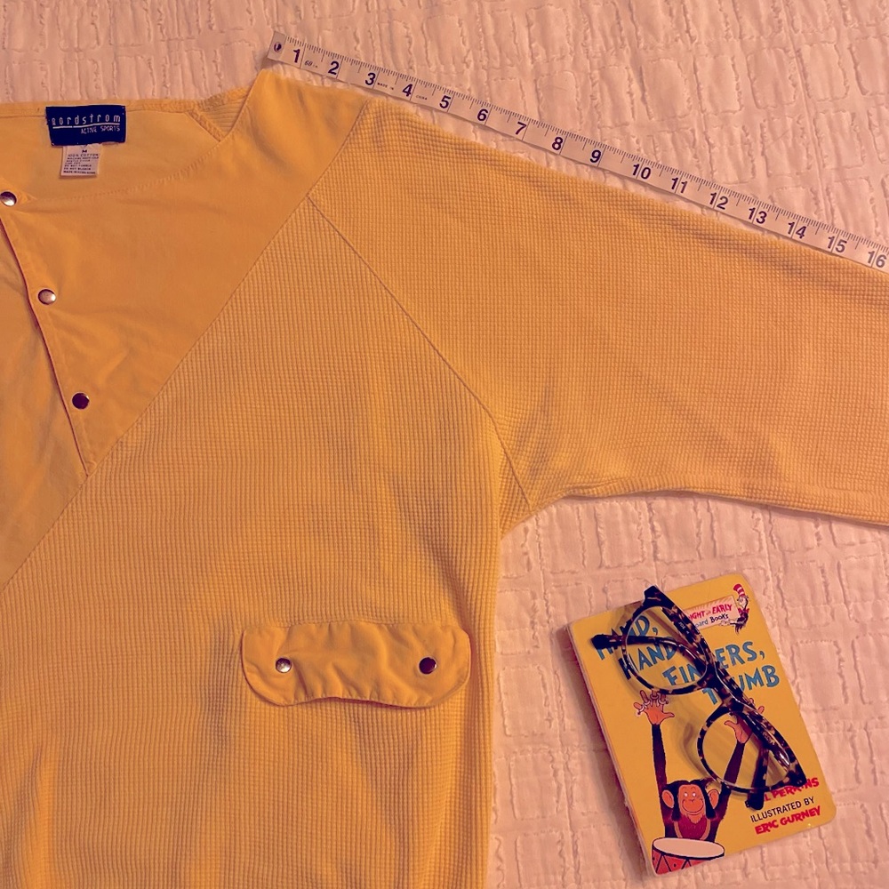Vintage Nordstrom waffle shirt. Size Medium.